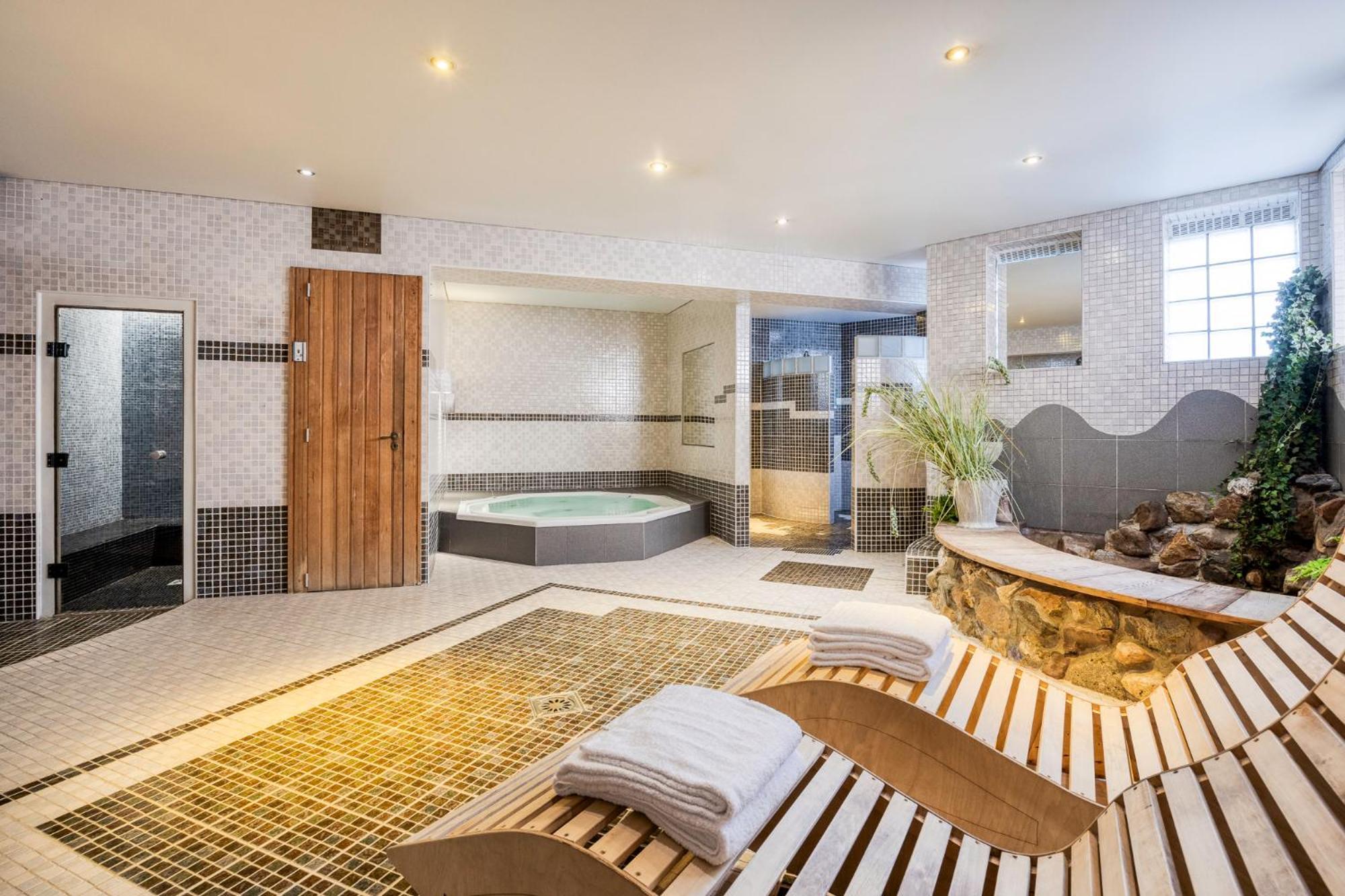 הופליזה Hotel Du Commerce מראה חיצוני תמונה