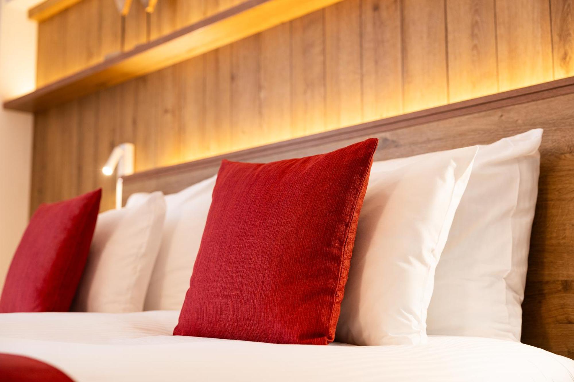 הופליזה Hotel Du Commerce מראה חיצוני תמונה