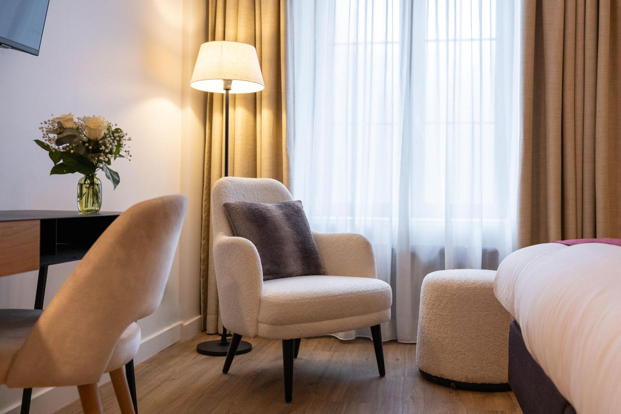 הופליזה Hotel Du Commerce מראה חיצוני תמונה