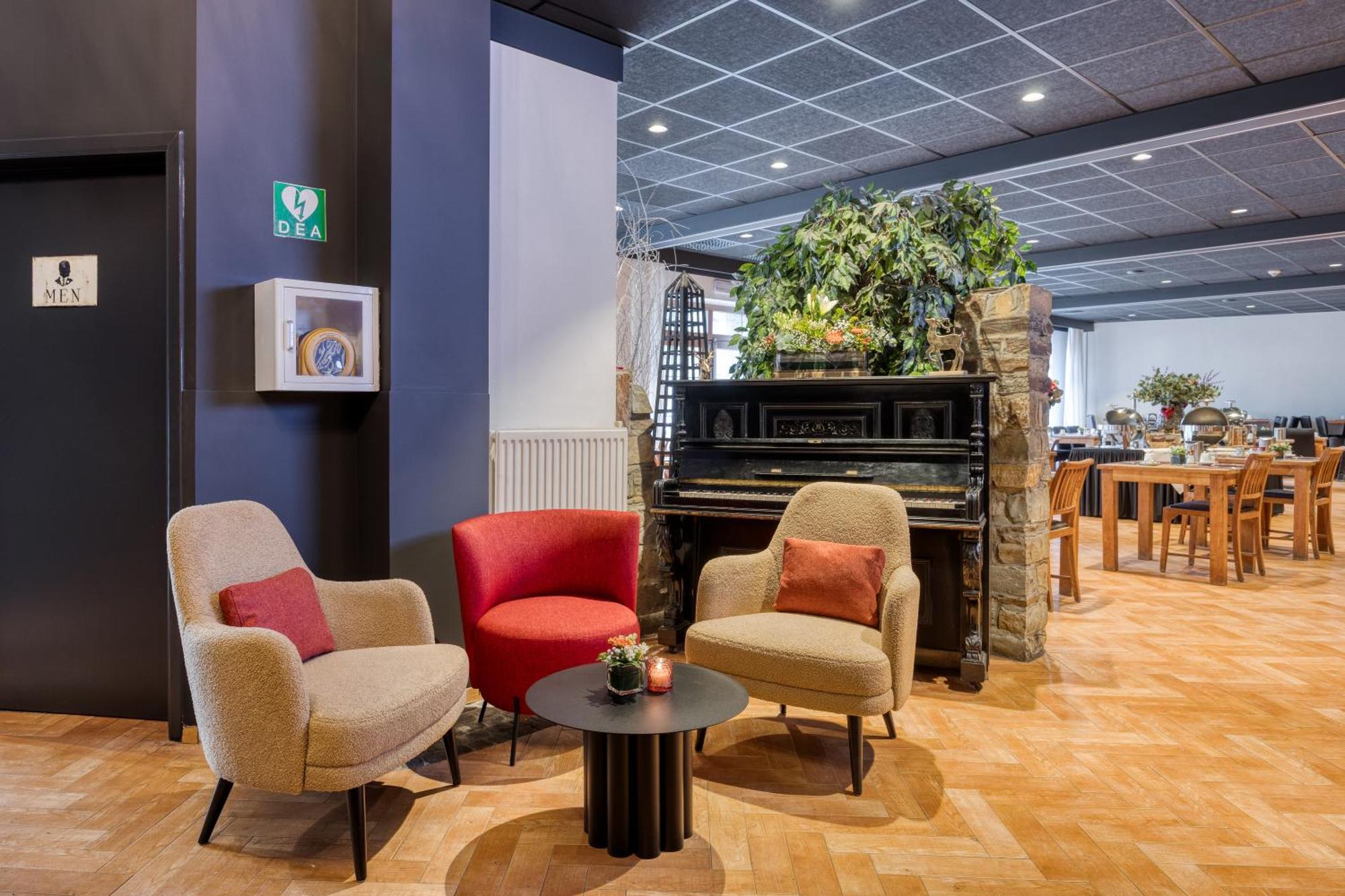 הופליזה Hotel Du Commerce מראה חיצוני תמונה
